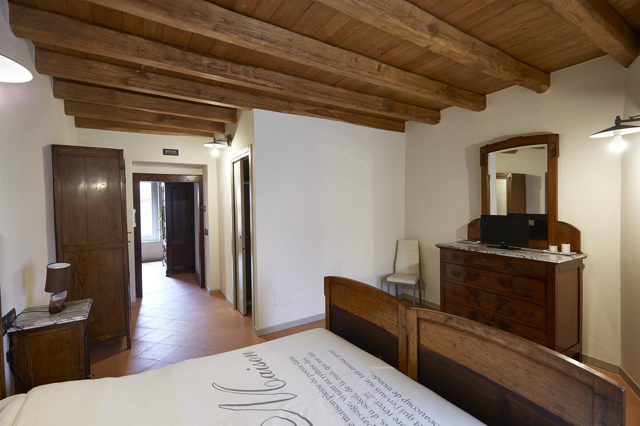 Palazzo Eleonora Bed & Breakfast Monasterolo del Castello Exterior photo