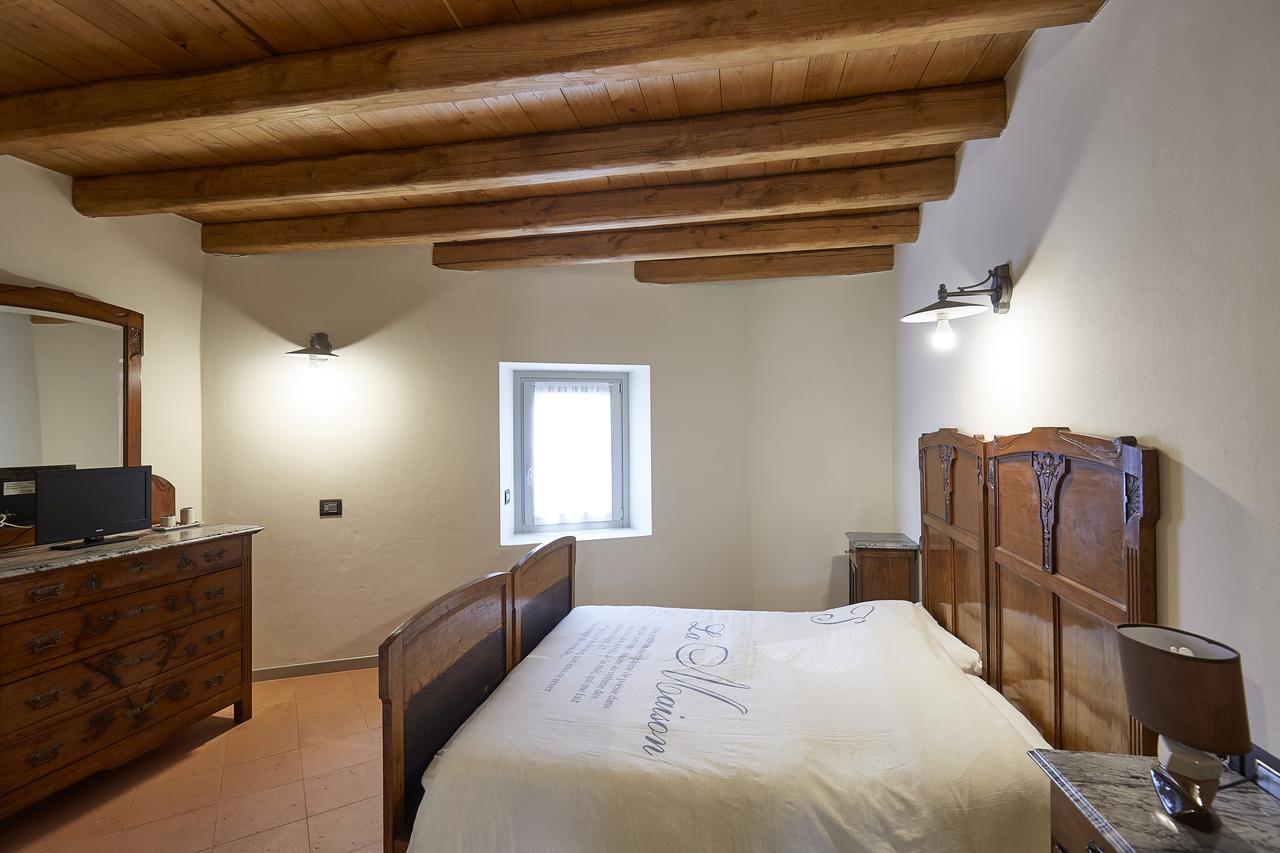 Palazzo Eleonora Bed & Breakfast Monasterolo del Castello Exterior photo